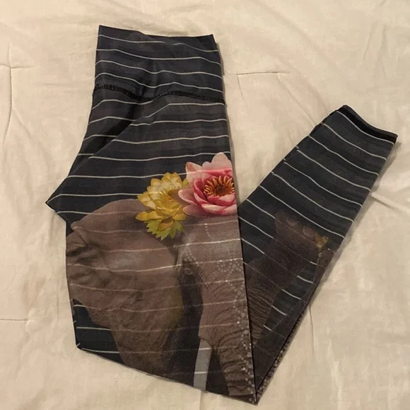 Striped Floral Performance Bike Shorts - Navy - Picture 2 of 8